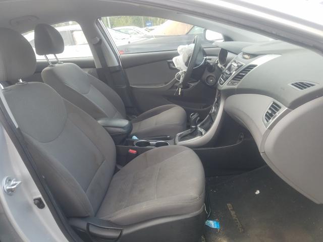 Photo 4 VIN: 5NPDH4AE4GH797135 - HYUNDAI ELANTRA SE 