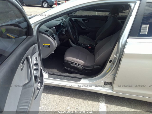 Photo 4 VIN: 5NPDH4AE4GH797717 - HYUNDAI ELANTRA 