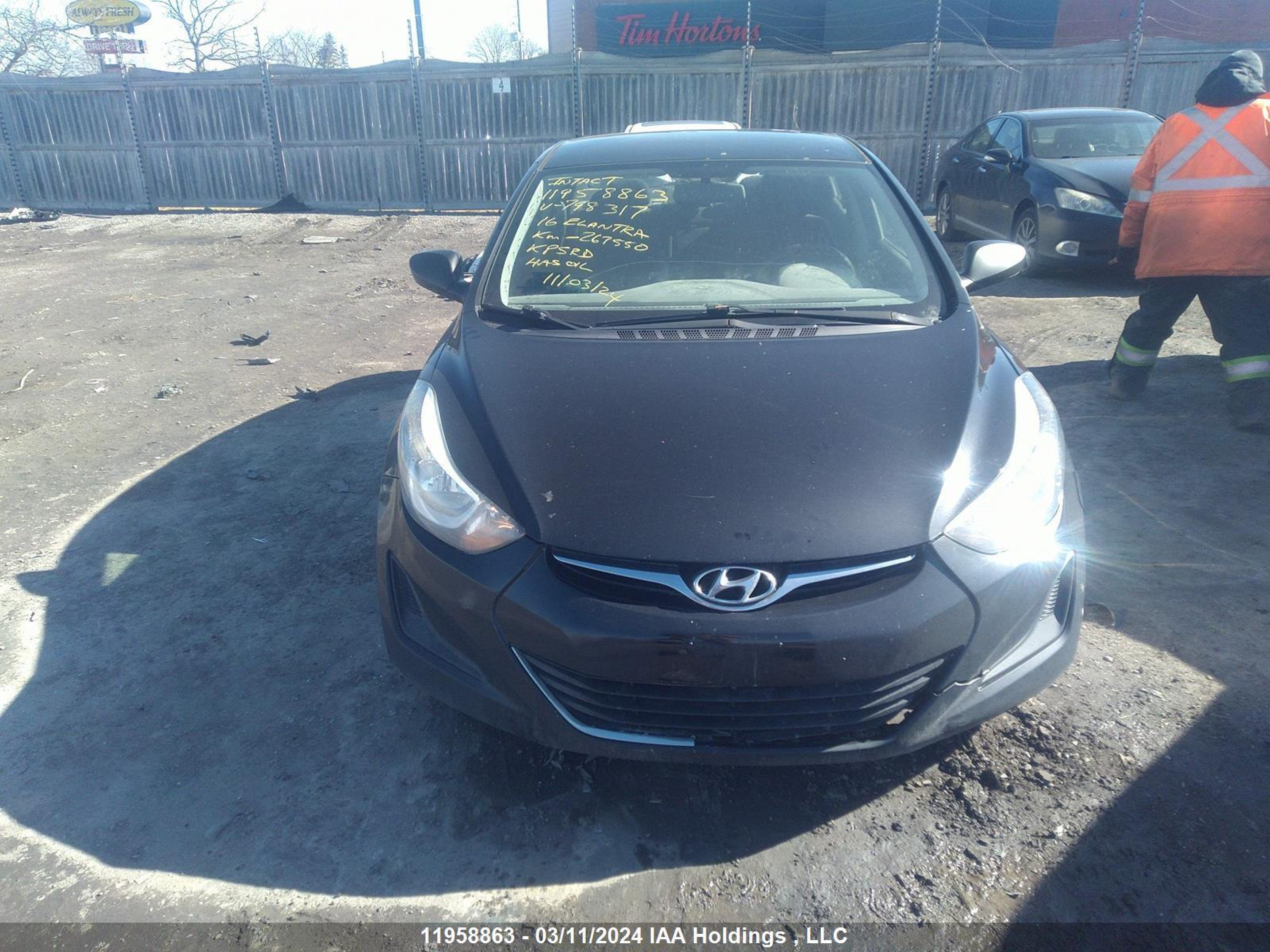 Photo 11 VIN: 5NPDH4AE4GH798317 - HYUNDAI ELANTRA 