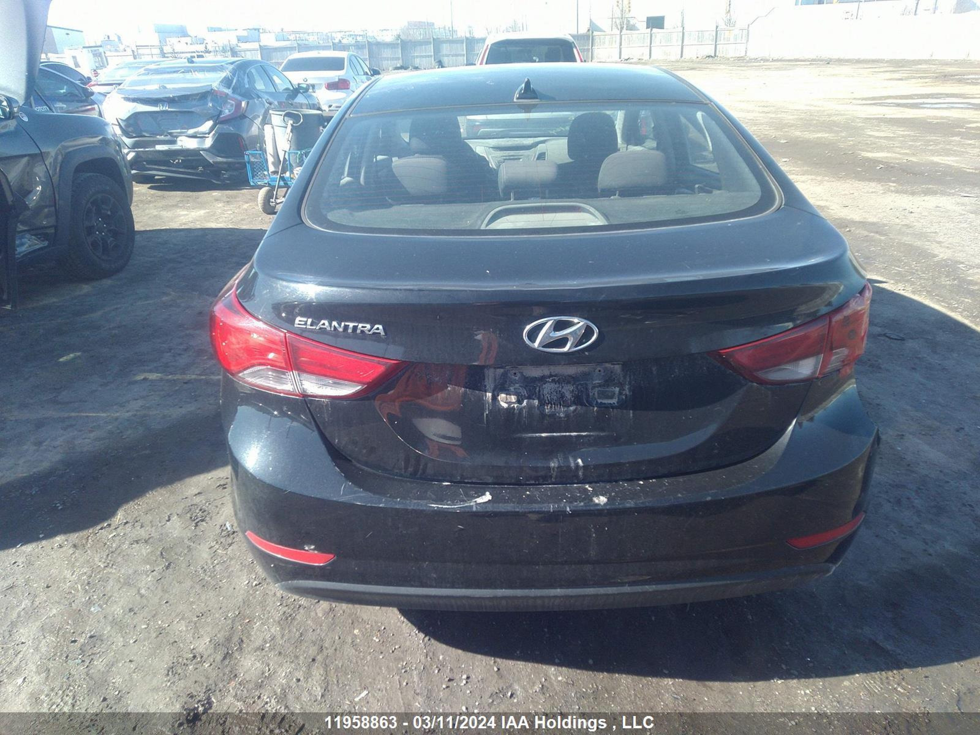 Photo 15 VIN: 5NPDH4AE4GH798317 - HYUNDAI ELANTRA 