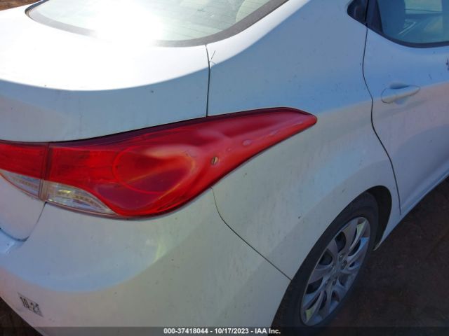 Photo 5 VIN: 5NPDH4AE5BH025736 - HYUNDAI ELANTRA 