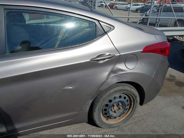 Photo 5 VIN: 5NPDH4AE5BH047817 - HYUNDAI ELANTRA 