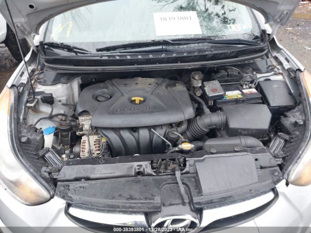 Photo 9 VIN: 5NPDH4AE5CH062755 - HYUNDAI ELANTRA 