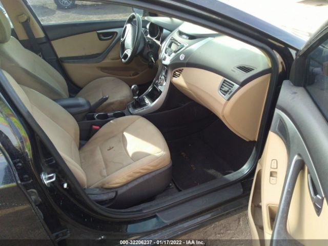 Photo 4 VIN: 5NPDH4AE5CH069706 - HYUNDAI ELANTRA 