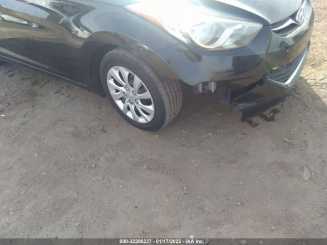 Photo 5 VIN: 5NPDH4AE5CH069706 - HYUNDAI ELANTRA 