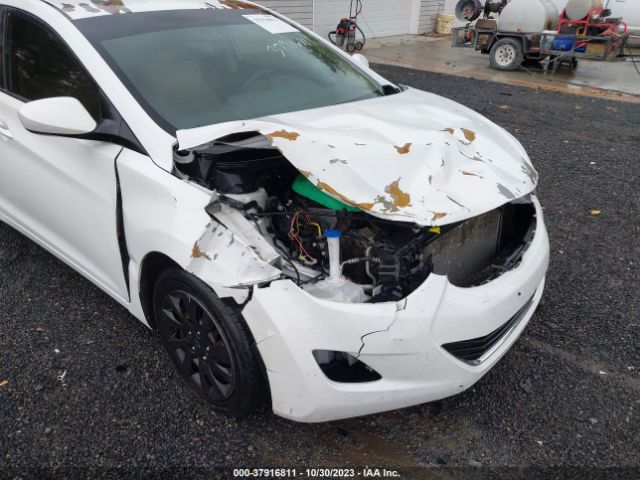 Photo 5 VIN: 5NPDH4AE5CH076882 - HYUNDAI ELANTRA 