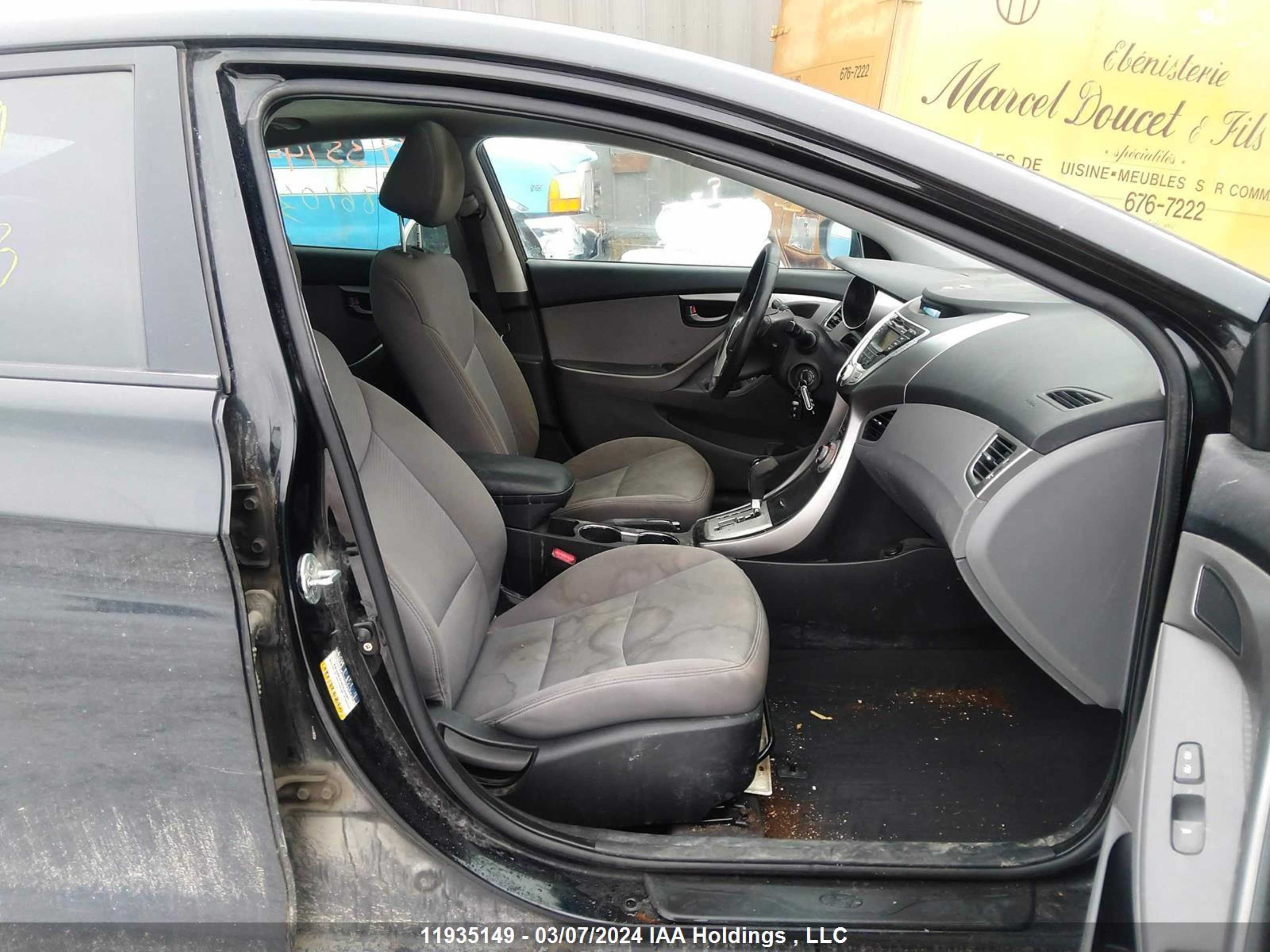 Photo 4 VIN: 5NPDH4AE5CH086103 - HYUNDAI ELANTRA 