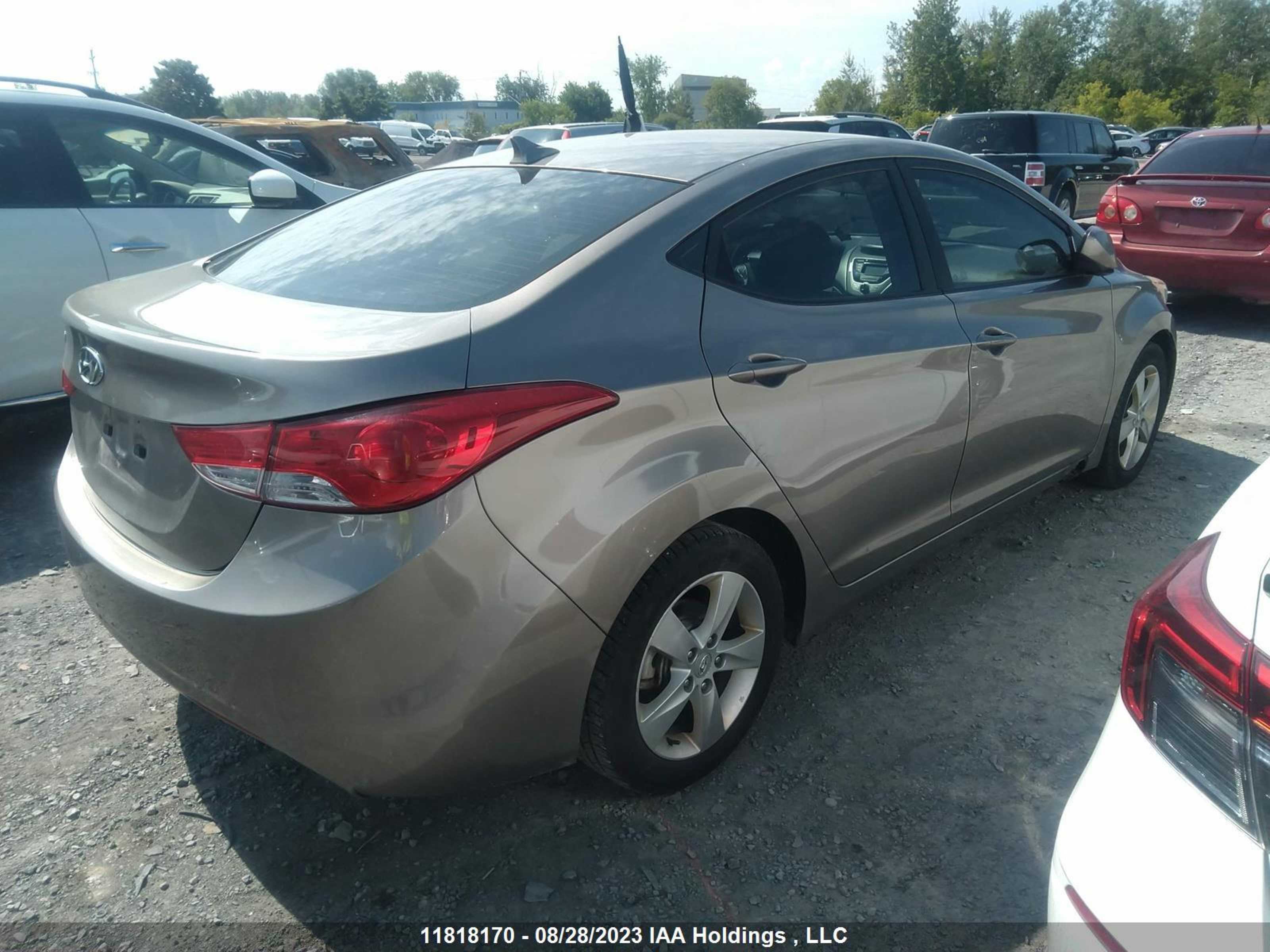 Photo 3 VIN: 5NPDH4AE5CH086165 - HYUNDAI ELANTRA 