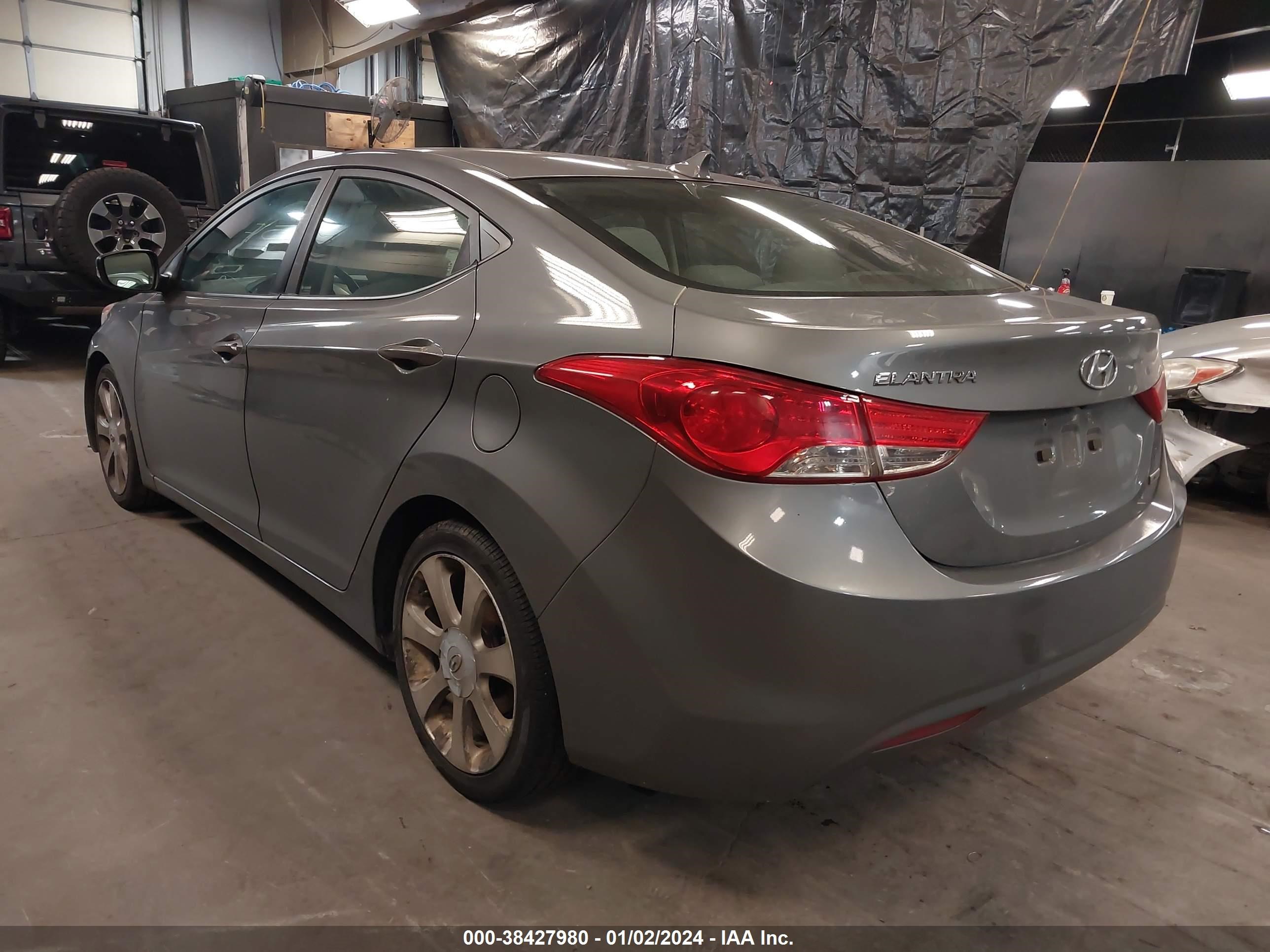 Photo 2 VIN: 5NPDH4AE5CH093763 - HYUNDAI ELANTRA 