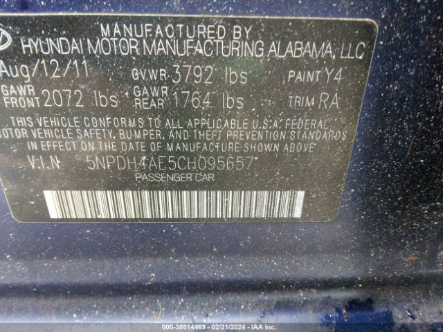 Photo 8 VIN: 5NPDH4AE5CH095657 - HYUNDAI ELANTRA 