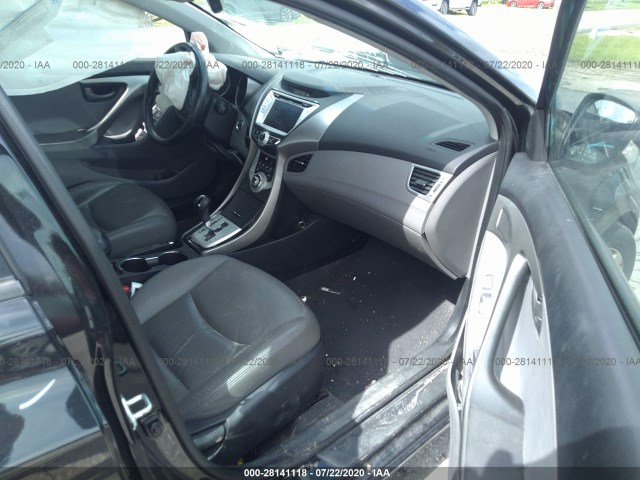 Photo 4 VIN: 5NPDH4AE5CH102297 - HYUNDAI ELANTRA 