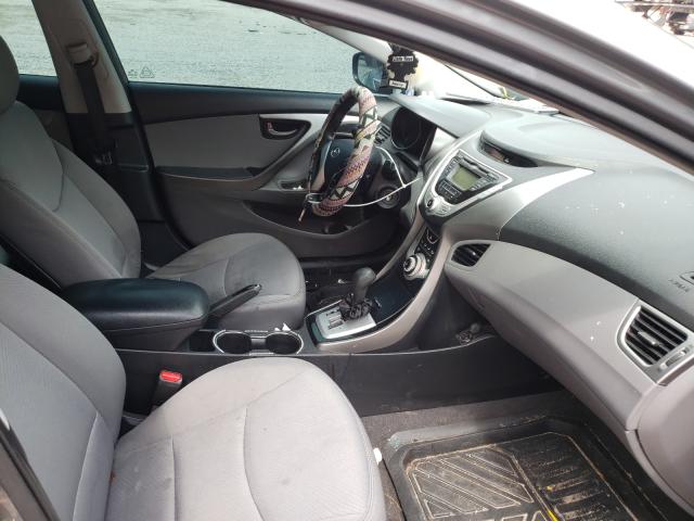 Photo 4 VIN: 5NPDH4AE5CH127443 - HYUNDAI ELANTRA GL 