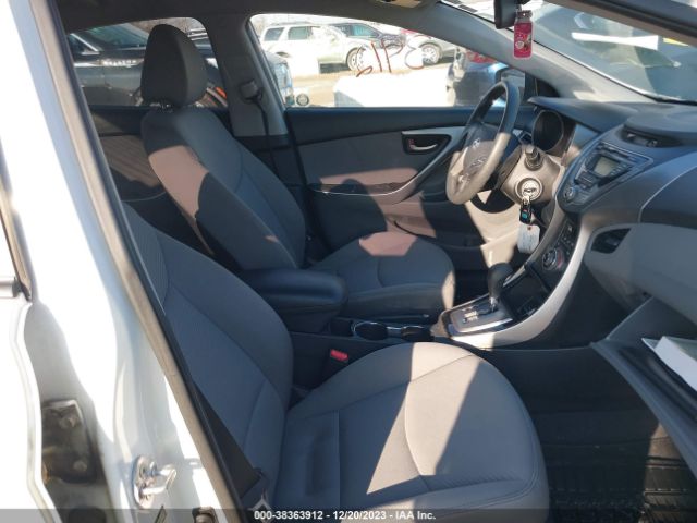 Photo 4 VIN: 5NPDH4AE5DH207617 - HYUNDAI ELANTRA 