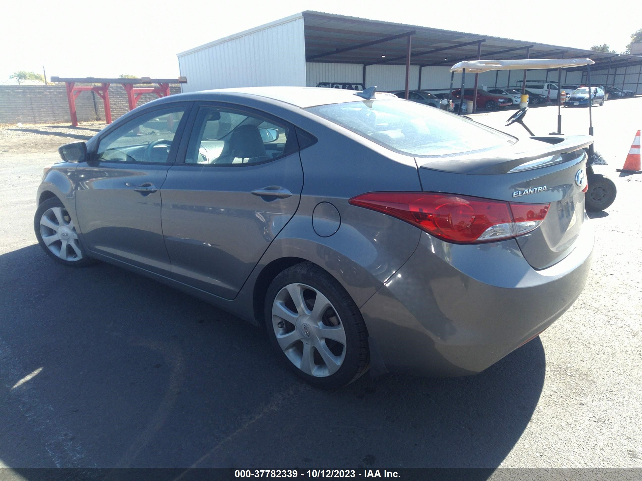 Photo 2 VIN: 5NPDH4AE5DH282415 - HYUNDAI ELANTRA 