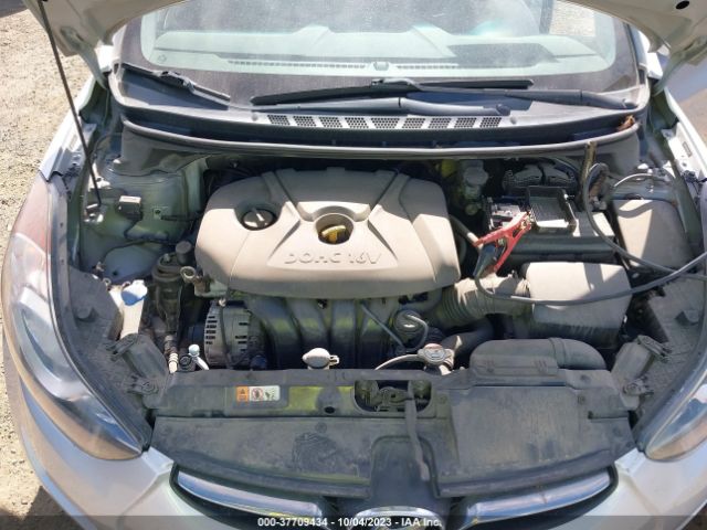 Photo 9 VIN: 5NPDH4AE5DH323335 - HYUNDAI ELANTRA 