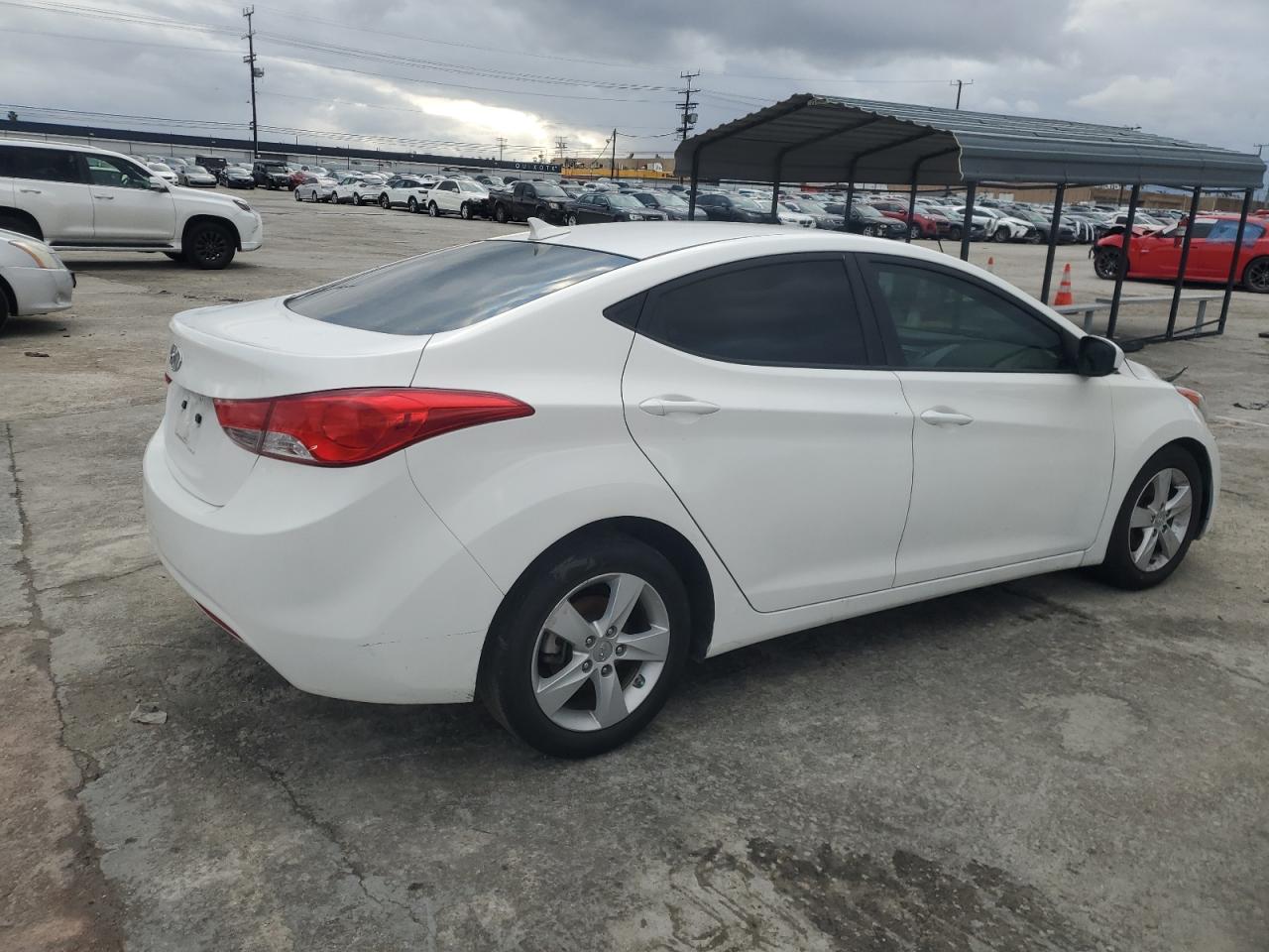 Photo 2 VIN: 5NPDH4AE5DH332200 - HYUNDAI ELANTRA 