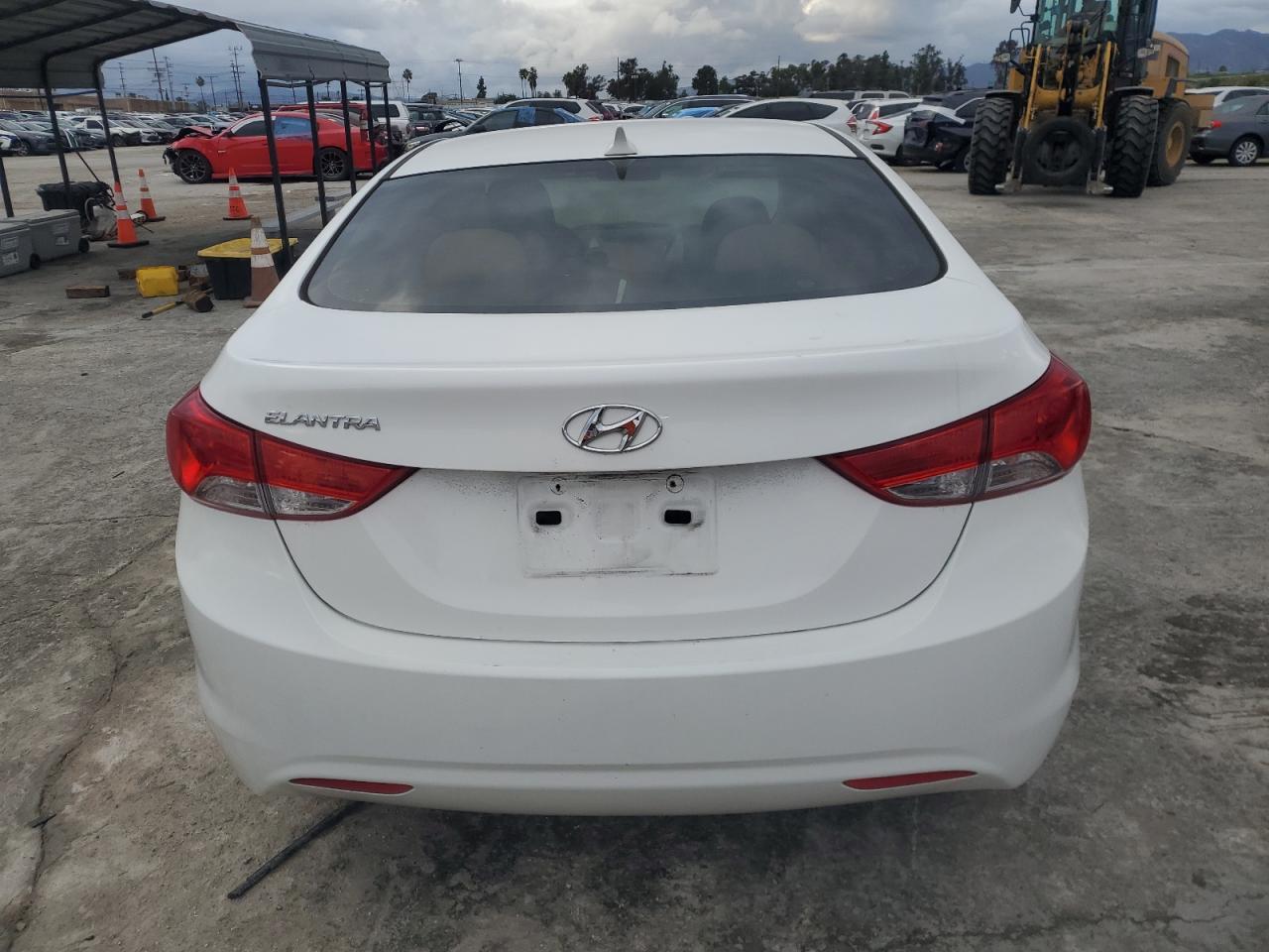 Photo 5 VIN: 5NPDH4AE5DH332200 - HYUNDAI ELANTRA 