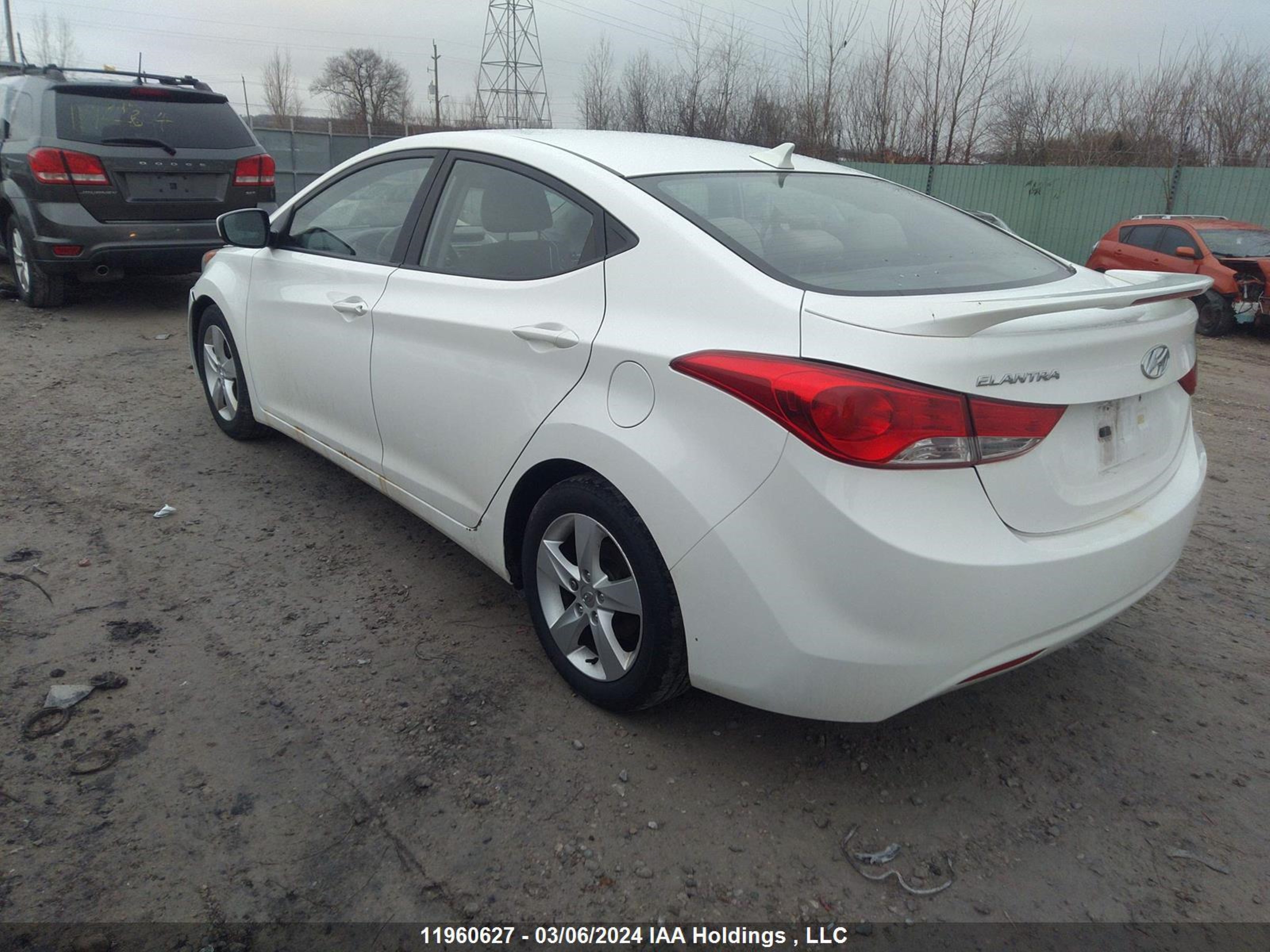 Photo 2 VIN: 5NPDH4AE5DH332682 - HYUNDAI ELANTRA 