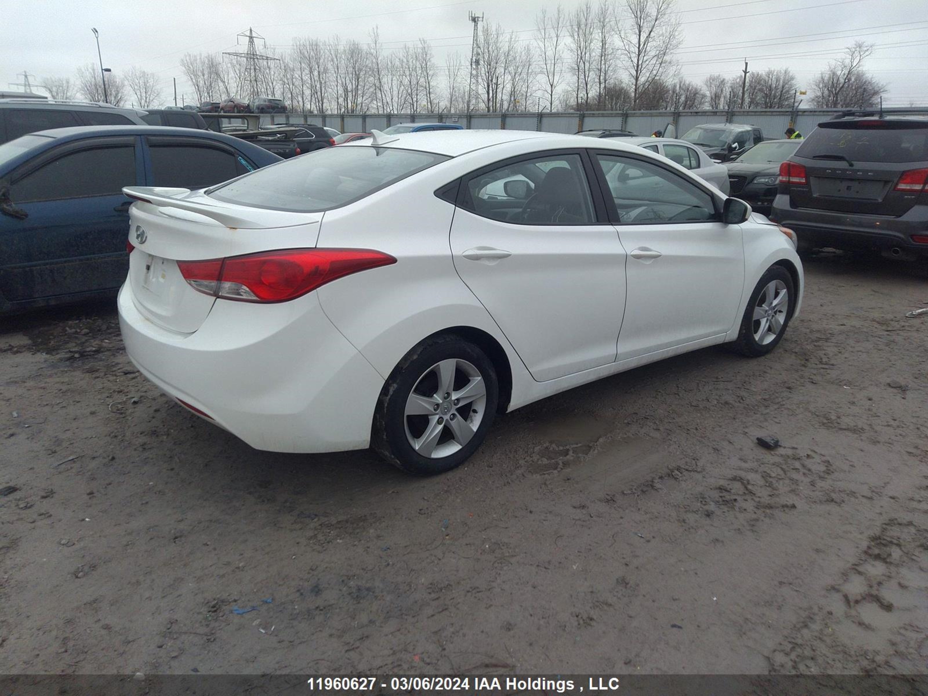 Photo 3 VIN: 5NPDH4AE5DH332682 - HYUNDAI ELANTRA 