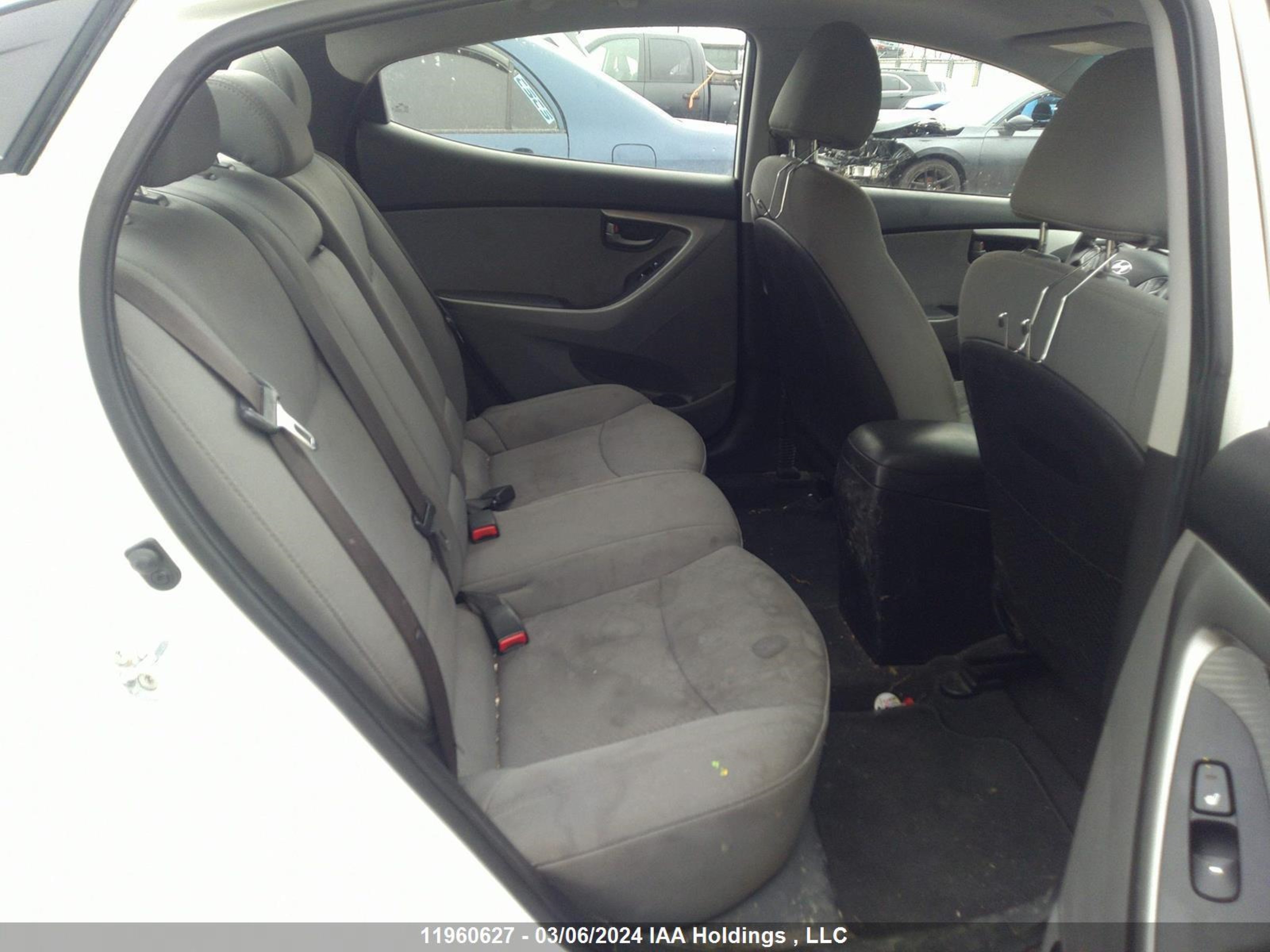 Photo 7 VIN: 5NPDH4AE5DH332682 - HYUNDAI ELANTRA 