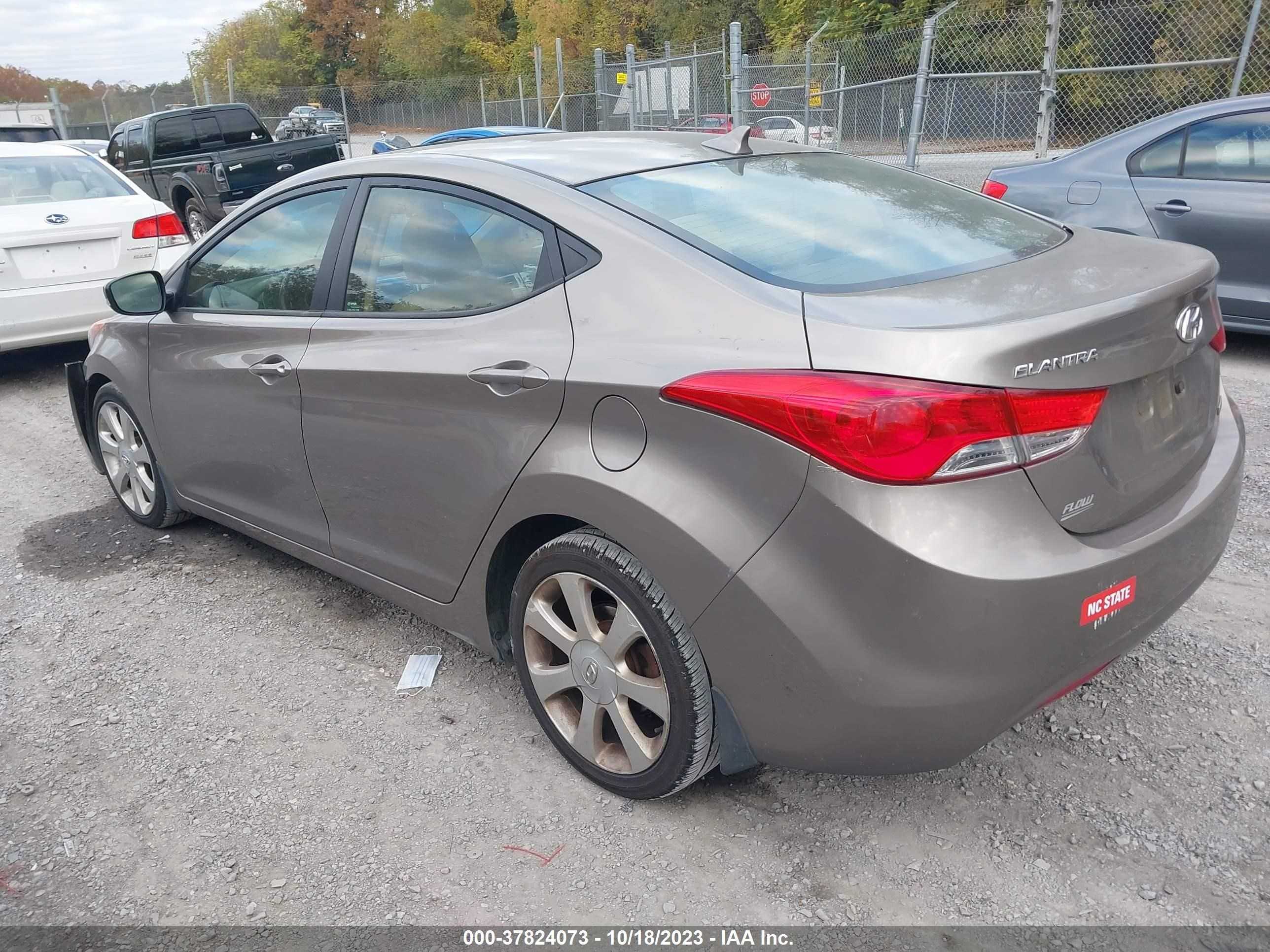 Photo 2 VIN: 5NPDH4AE5DH337655 - HYUNDAI ELANTRA 