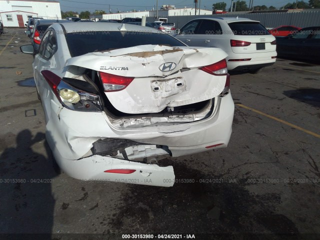 Photo 5 VIN: 5NPDH4AE5DH358621 - HYUNDAI ELANTRA 