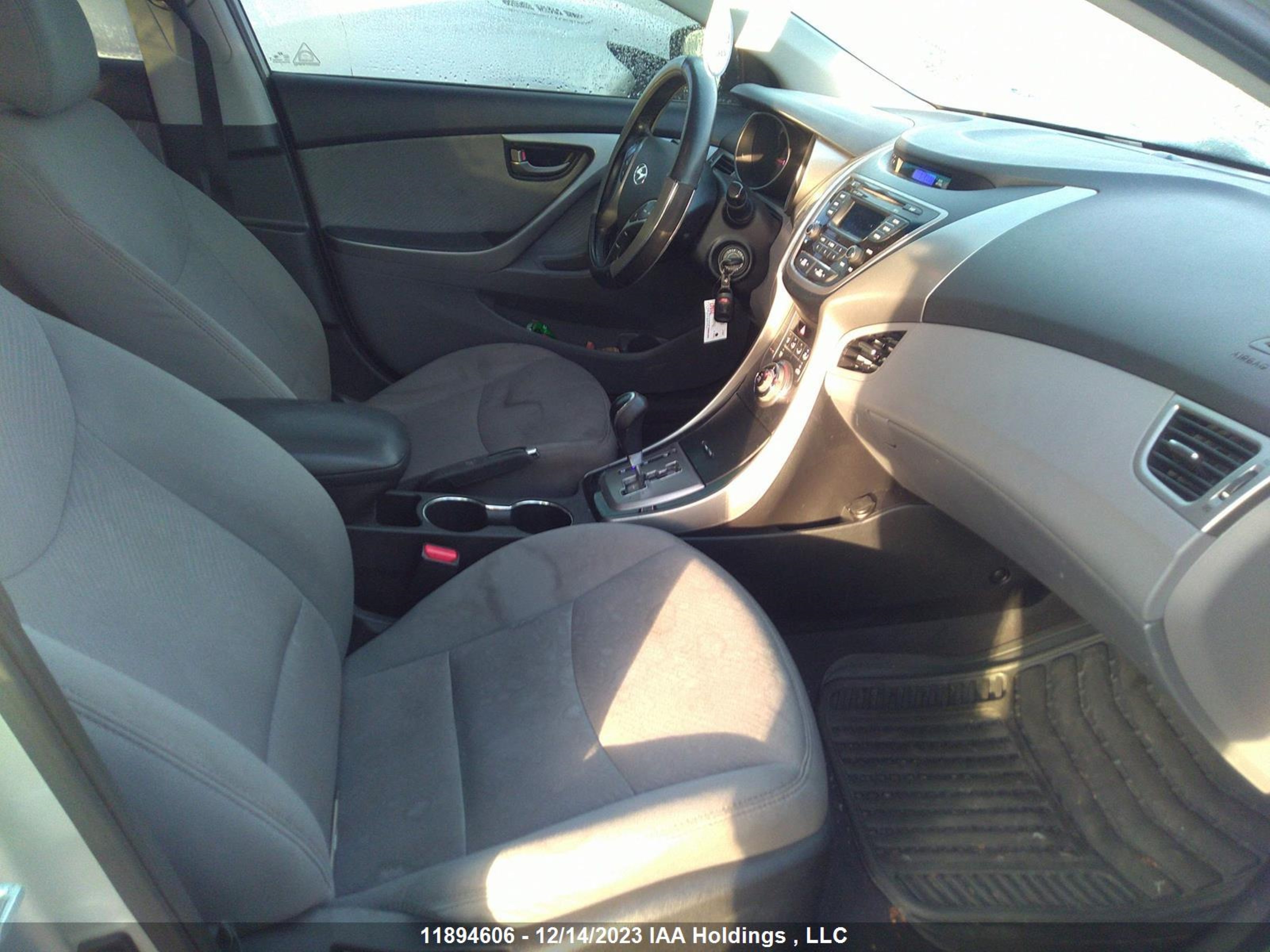 Photo 4 VIN: 5NPDH4AE5DH360630 - HYUNDAI ELANTRA 