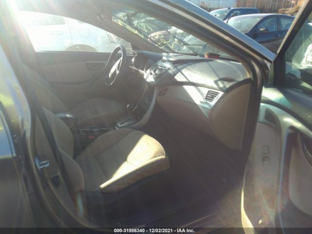 Photo 4 VIN: 5NPDH4AE5DH392008 - HYUNDAI ELANTRA 