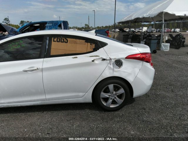 Photo 5 VIN: 5NPDH4AE5DH437450 - HYUNDAI ELANTRA 