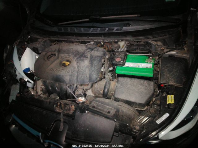 Photo 9 VIN: 5NPDH4AE5EH472409 - HYUNDAI ELANTRA 