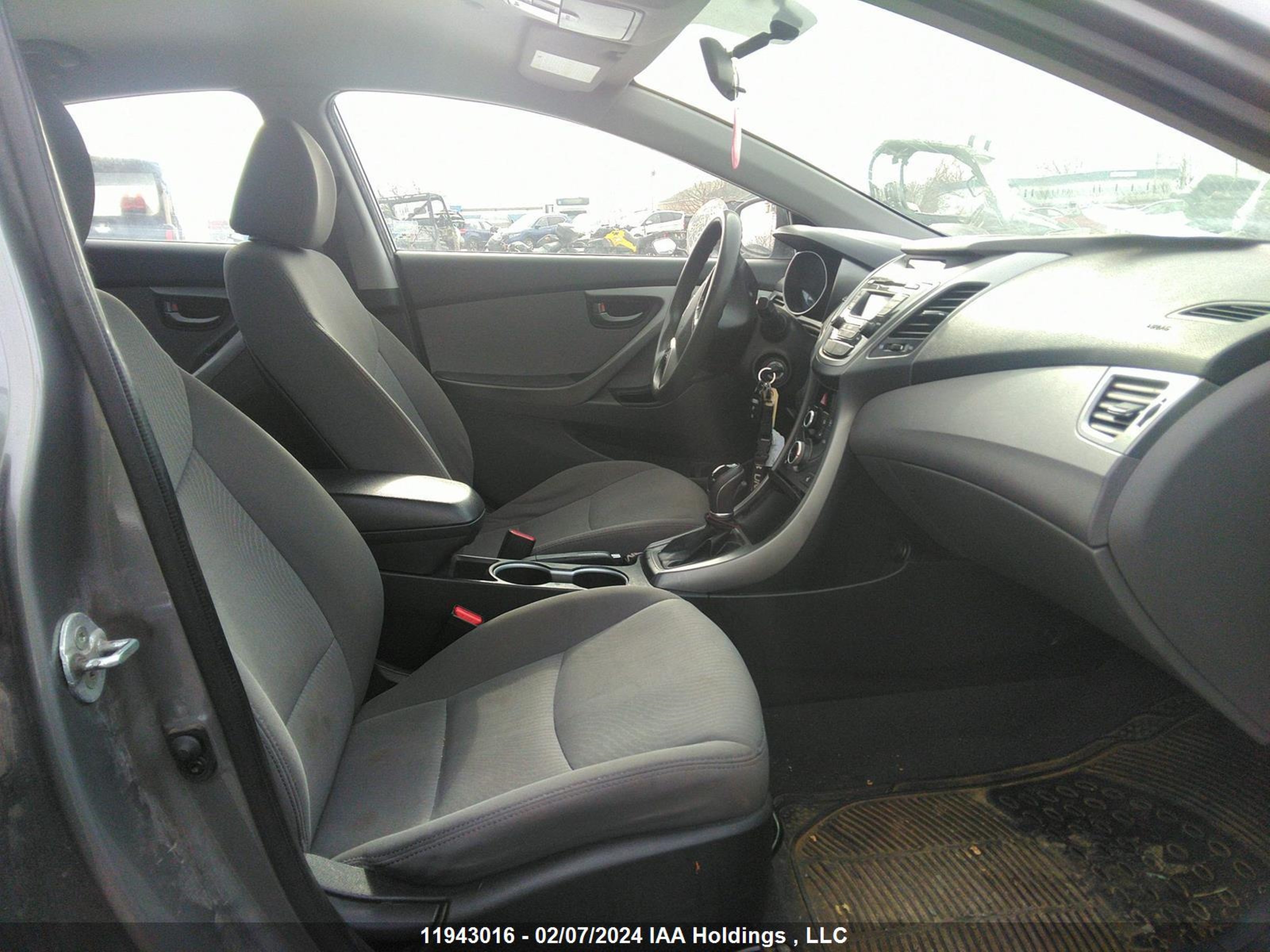 Photo 4 VIN: 5NPDH4AE5EH520524 - HYUNDAI ELANTRA 