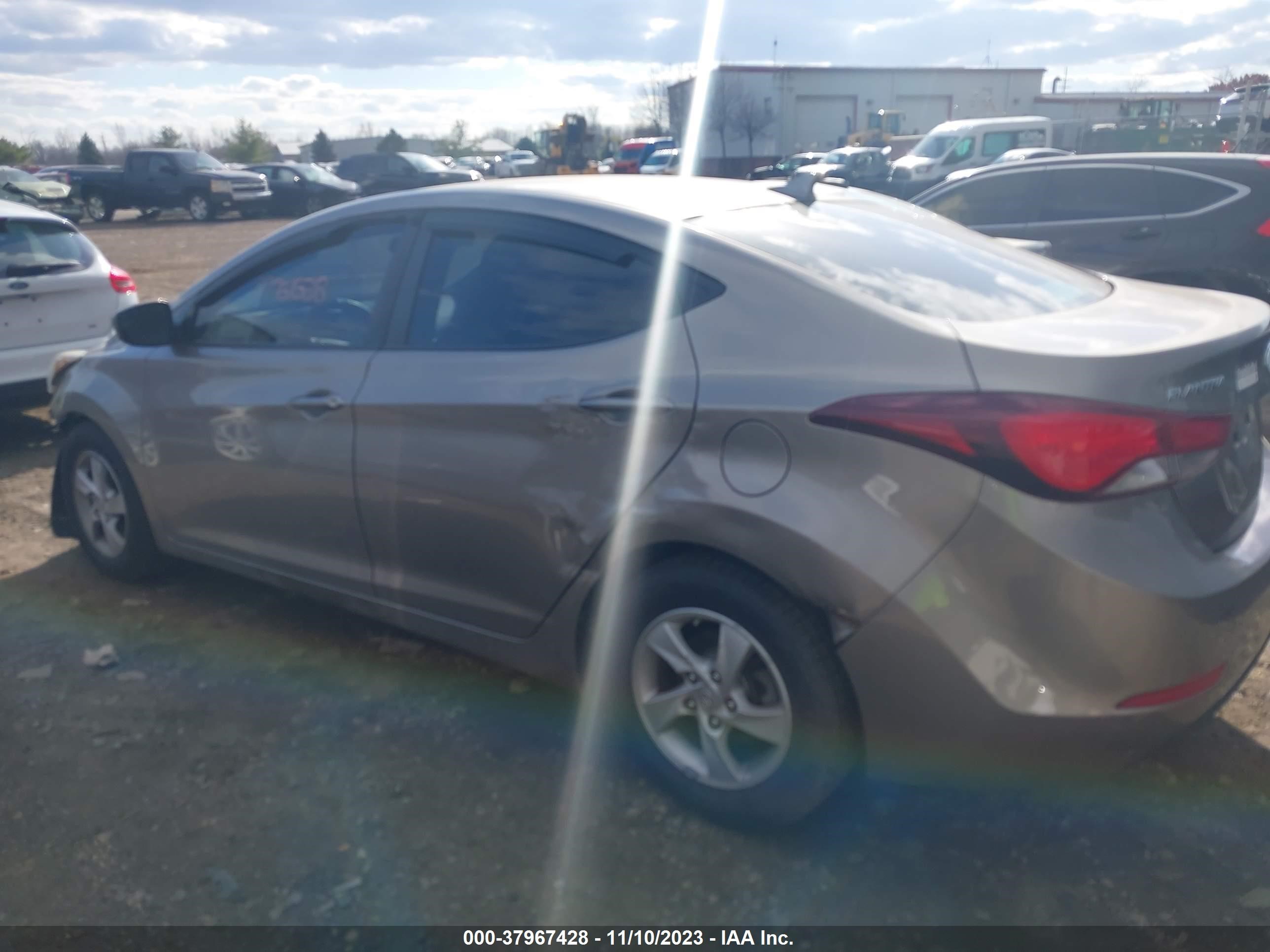 Photo 2 VIN: 5NPDH4AE5EH529157 - HYUNDAI ELANTRA 