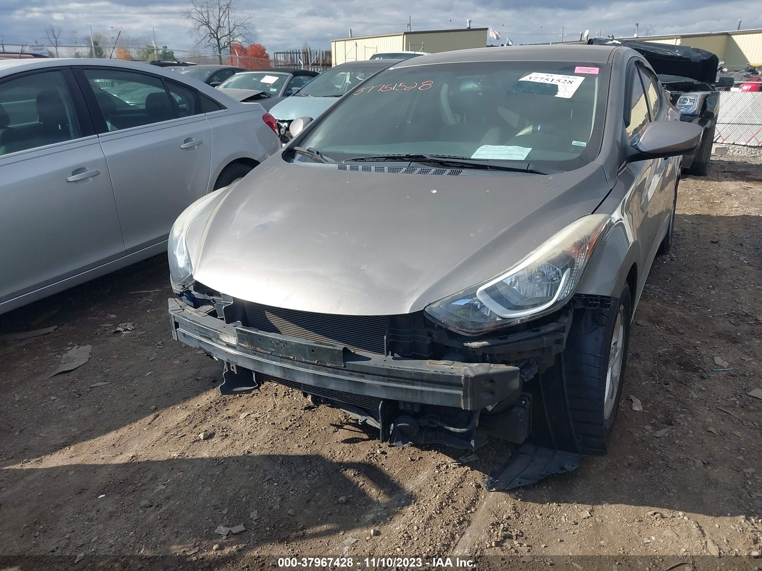 Photo 5 VIN: 5NPDH4AE5EH529157 - HYUNDAI ELANTRA 