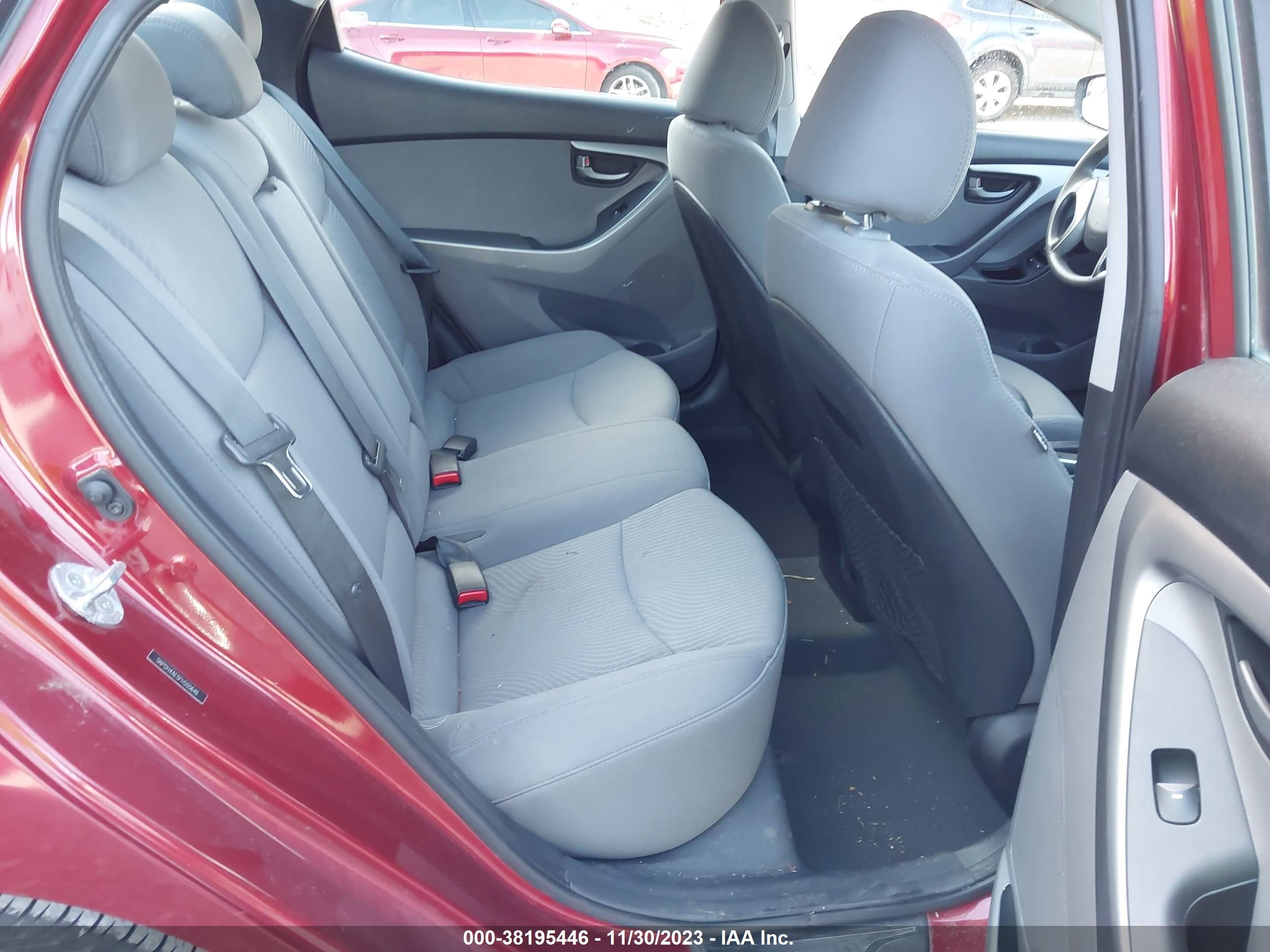 Photo 7 VIN: 5NPDH4AE5FH555646 - HYUNDAI ELANTRA 