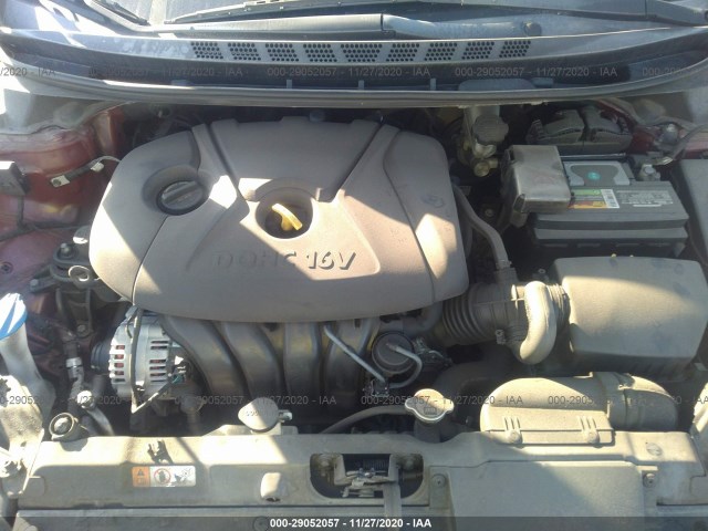 Photo 9 VIN: 5NPDH4AE5FH555985 - HYUNDAI ELANTRA 