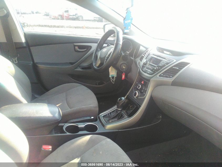 Photo 4 VIN: 5NPDH4AE5FH565318 - HYUNDAI ELANTRA 