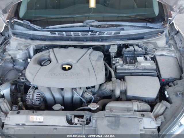 Photo 9 VIN: 5NPDH4AE5FH630832 - HYUNDAI ELANTRA 