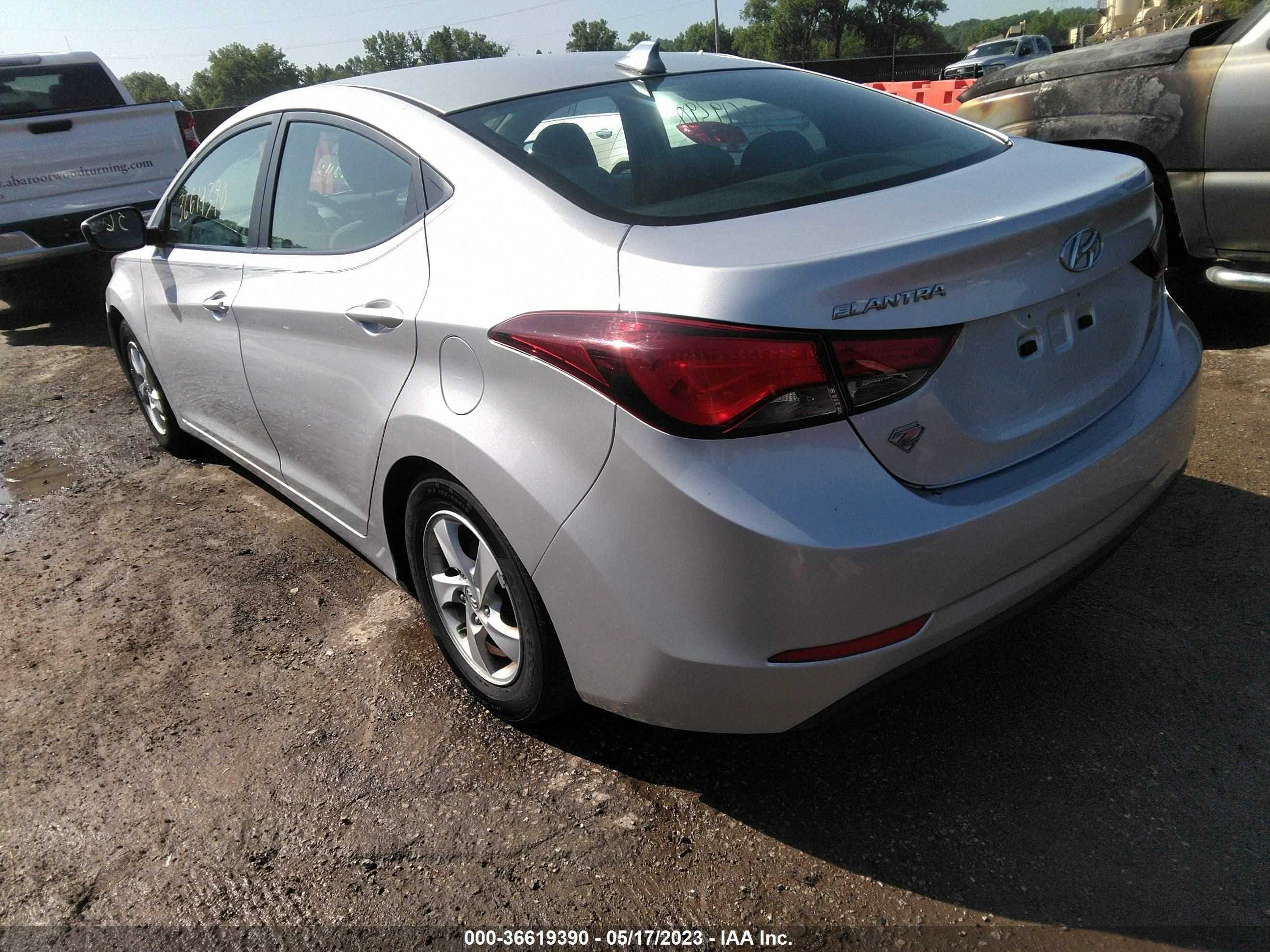 Photo 2 VIN: 5NPDH4AE5FH649459 - HYUNDAI ELANTRA 