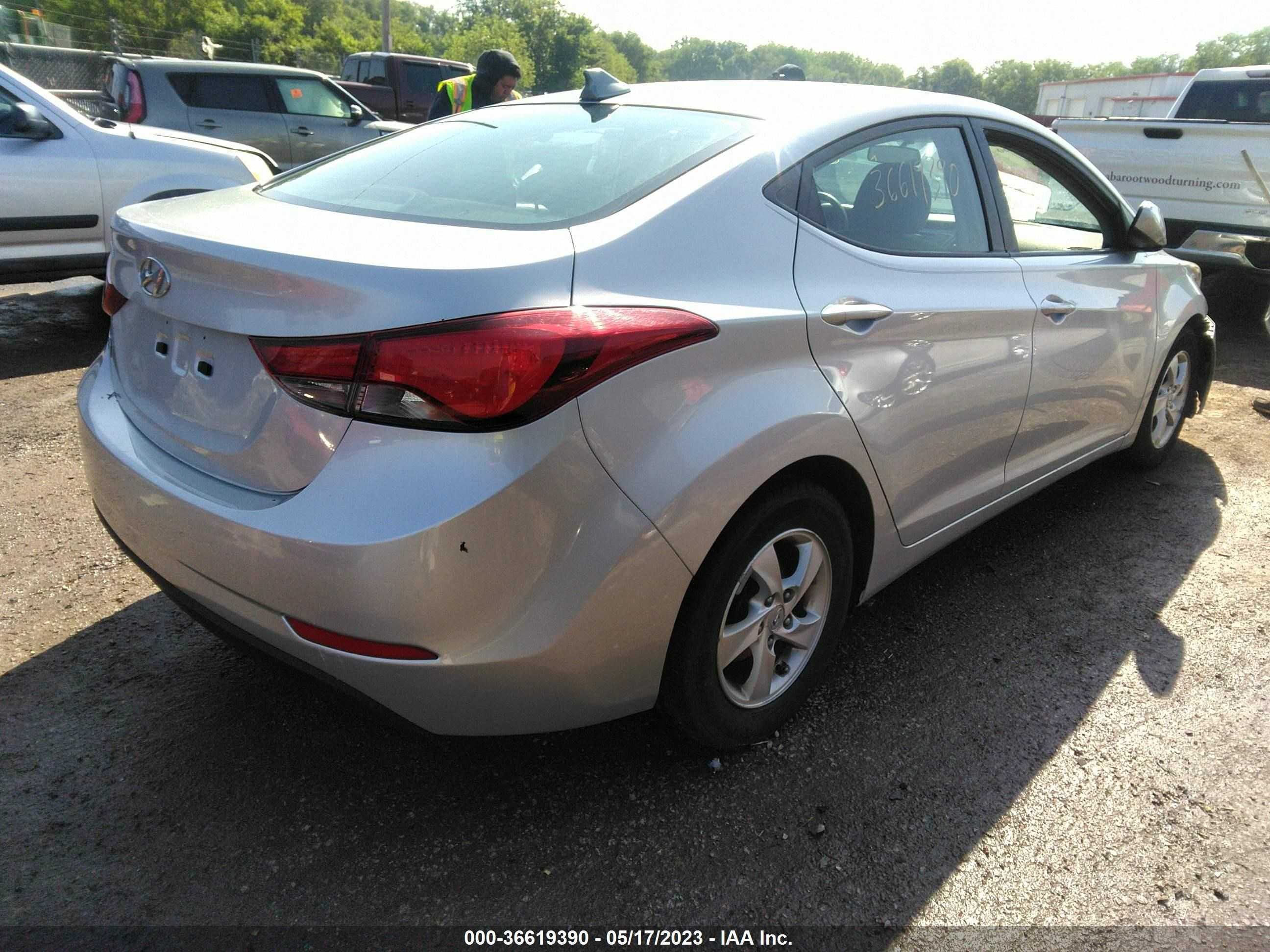 Photo 3 VIN: 5NPDH4AE5FH649459 - HYUNDAI ELANTRA 