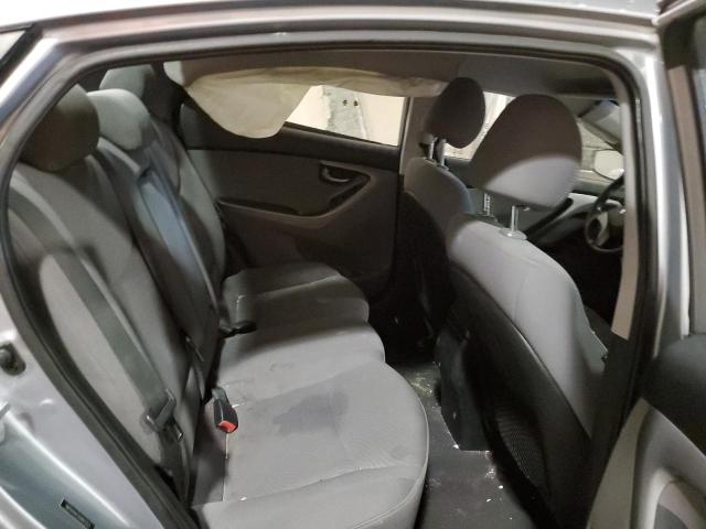 Photo 9 VIN: 5NPDH4AE5GH663203 - HYUNDAI ELANTRA SE 