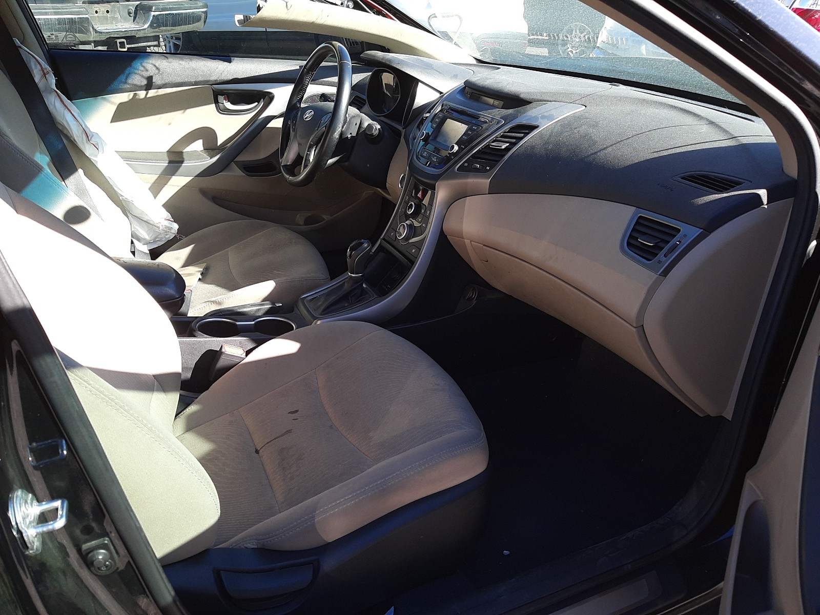 Photo 4 VIN: 5NPDH4AE5GH675030 - HYUNDAI ELANTRA SE 