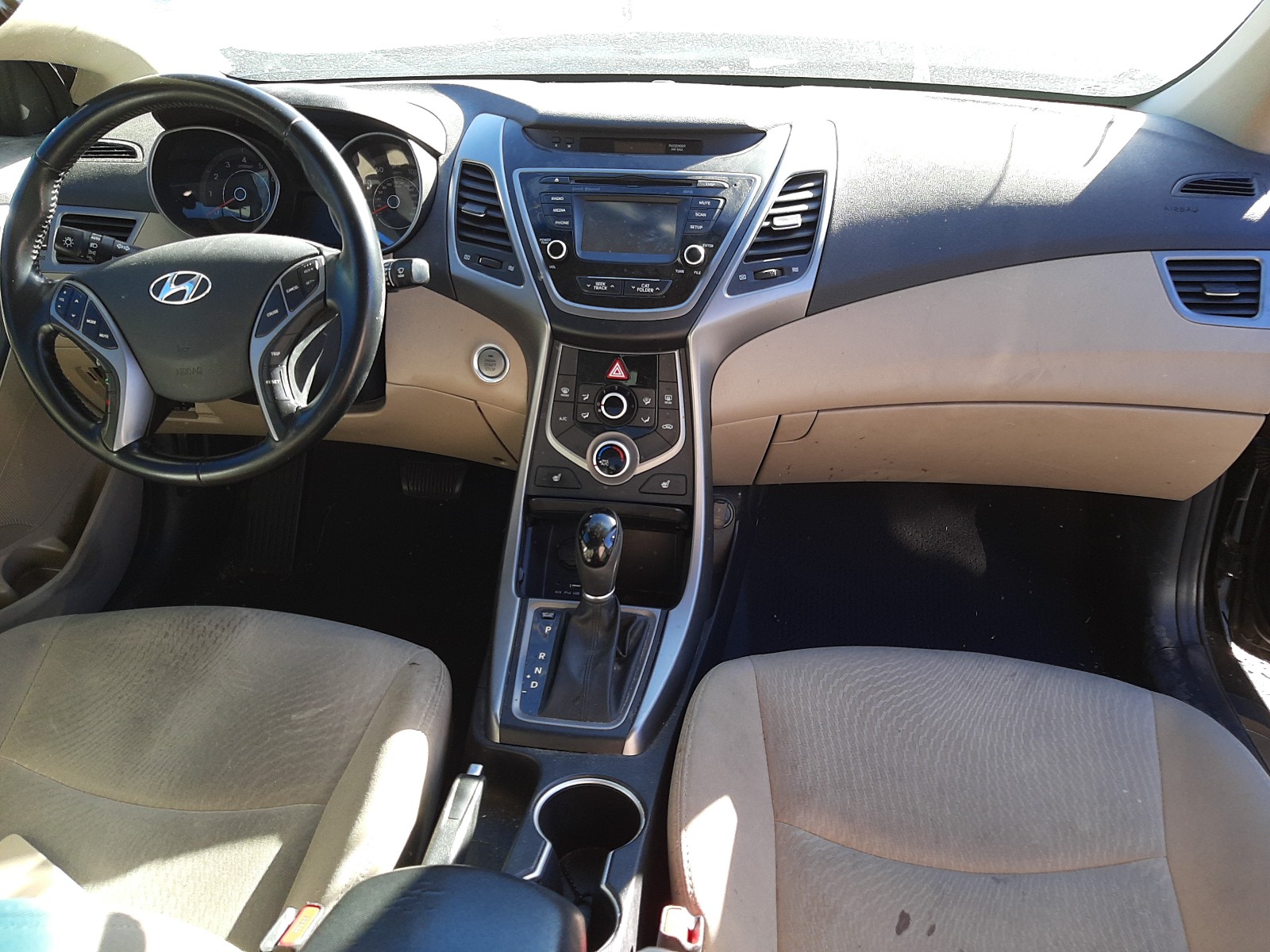 Photo 8 VIN: 5NPDH4AE5GH675030 - HYUNDAI ELANTRA SE 