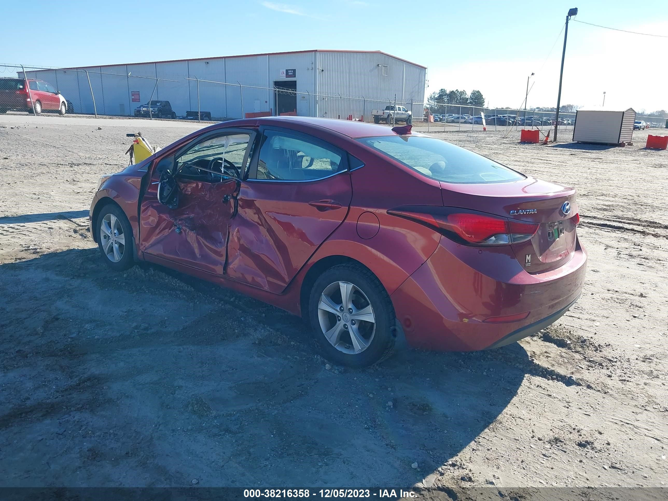 Photo 2 VIN: 5NPDH4AE5GH679823 - HYUNDAI ELANTRA 