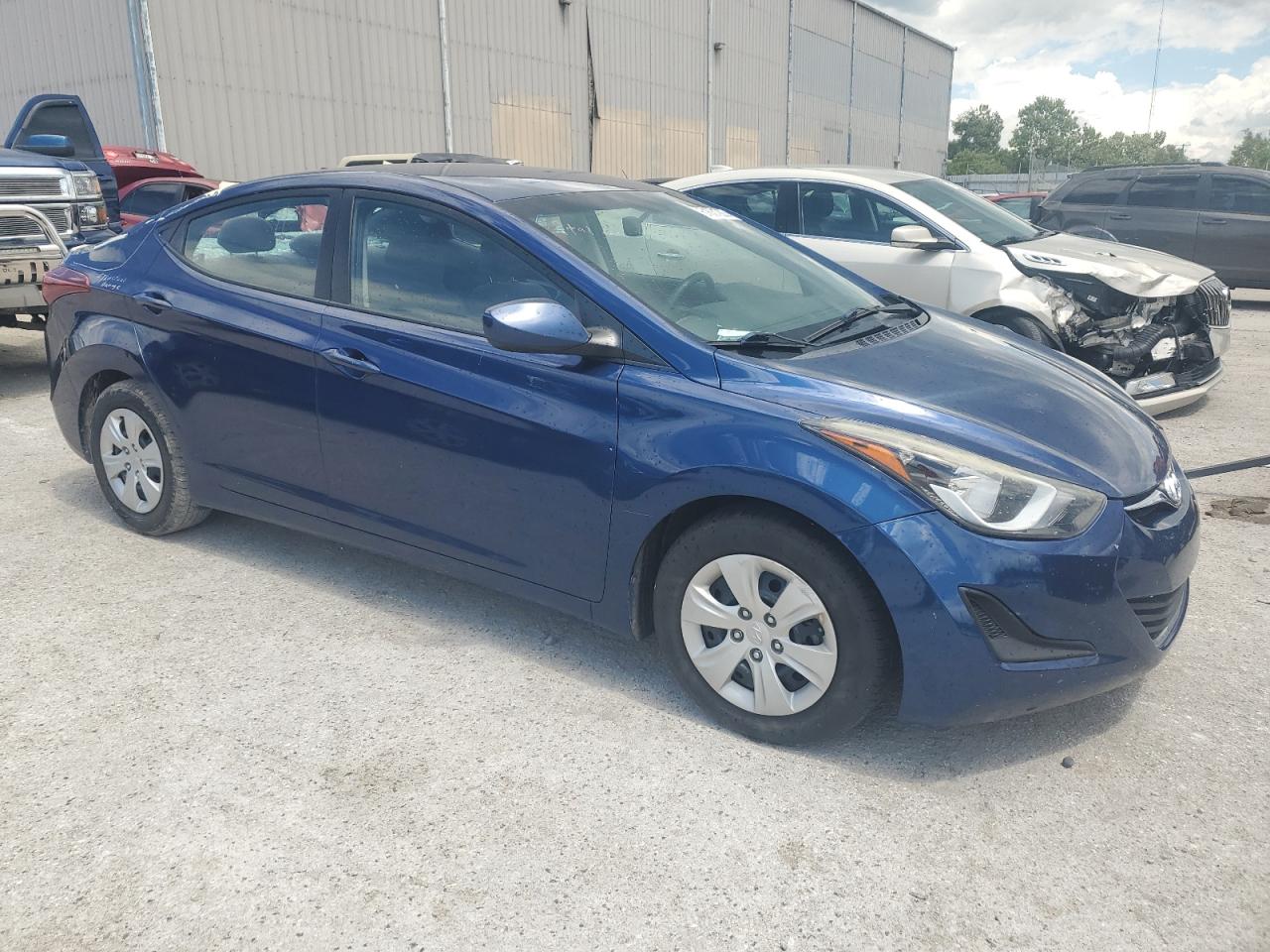 Photo 3 VIN: 5NPDH4AE5GH680390 - HYUNDAI ELANTRA 