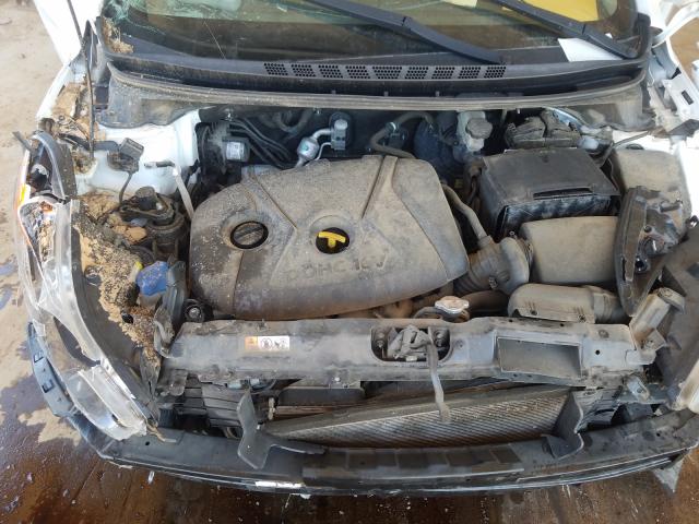 Photo 6 VIN: 5NPDH4AE5GH685041 - HYUNDAI ELANTRA SE 