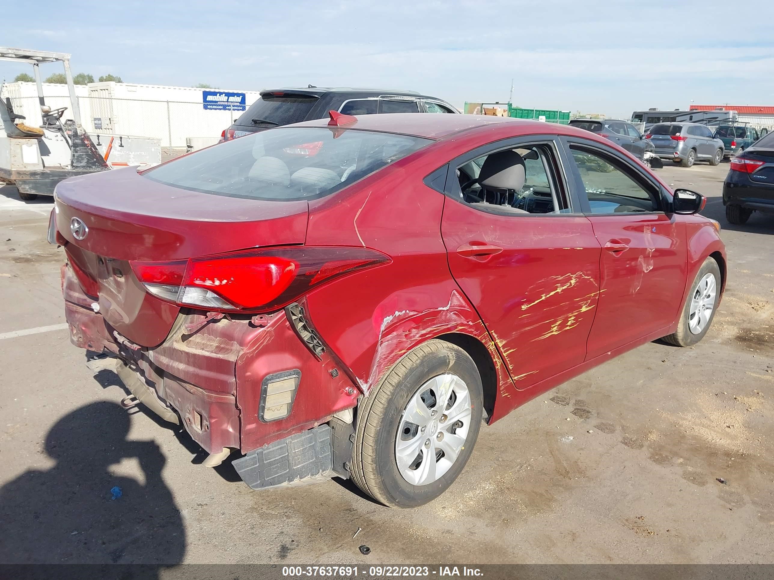 Photo 3 VIN: 5NPDH4AE5GH701769 - HYUNDAI ELANTRA 