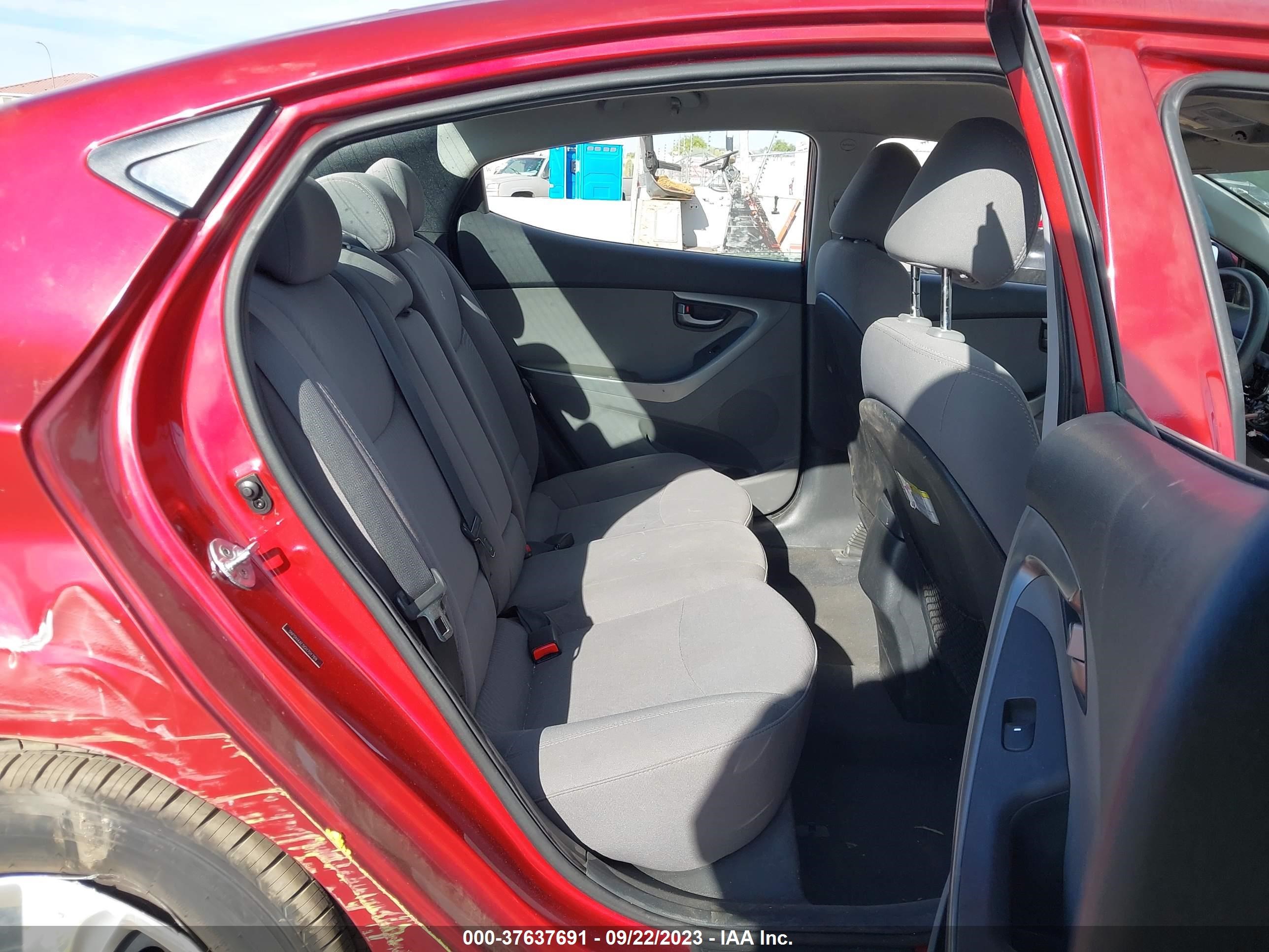 Photo 7 VIN: 5NPDH4AE5GH701769 - HYUNDAI ELANTRA 