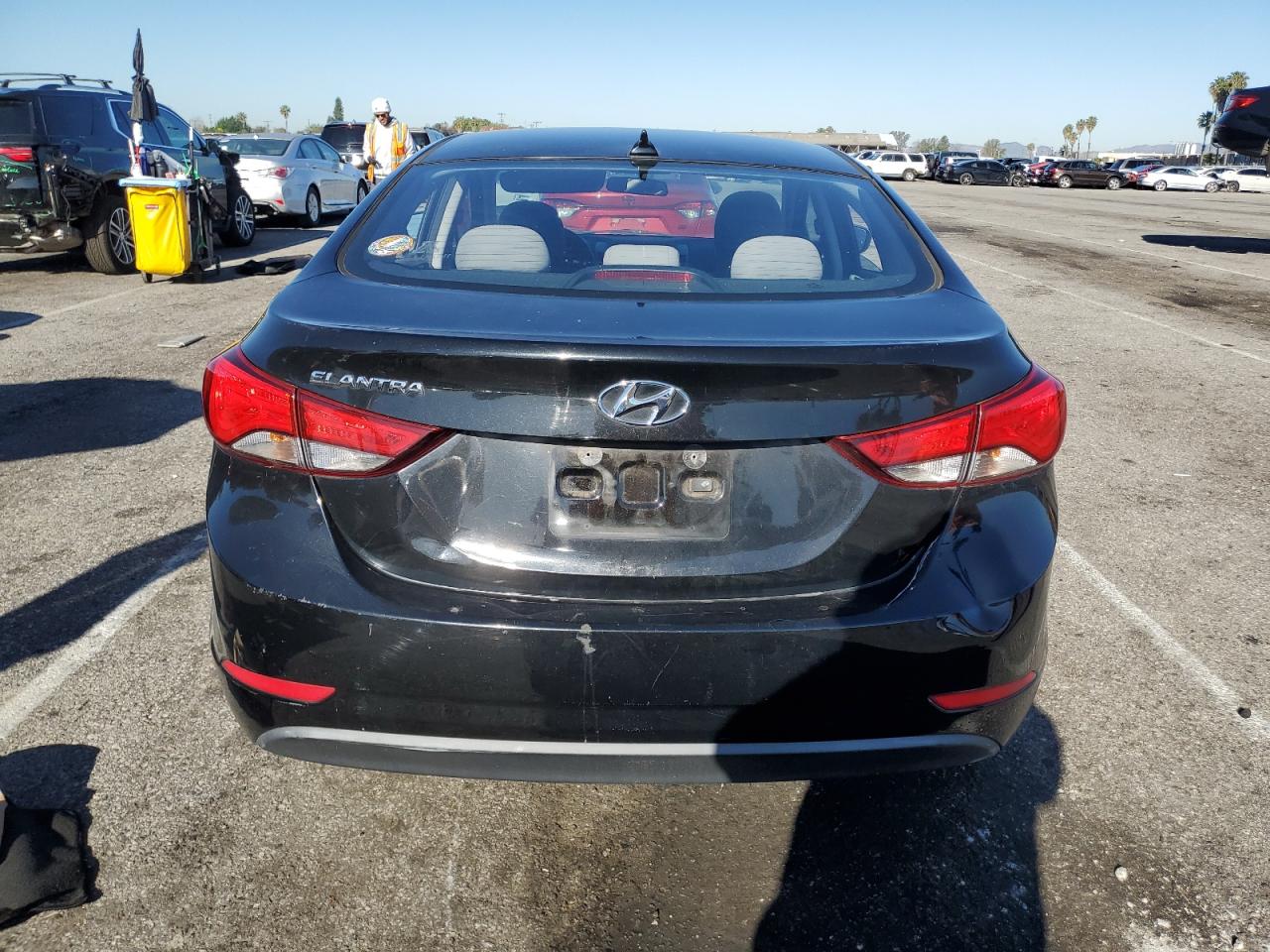 Photo 5 VIN: 5NPDH4AE5GH714800 - HYUNDAI ELANTRA 