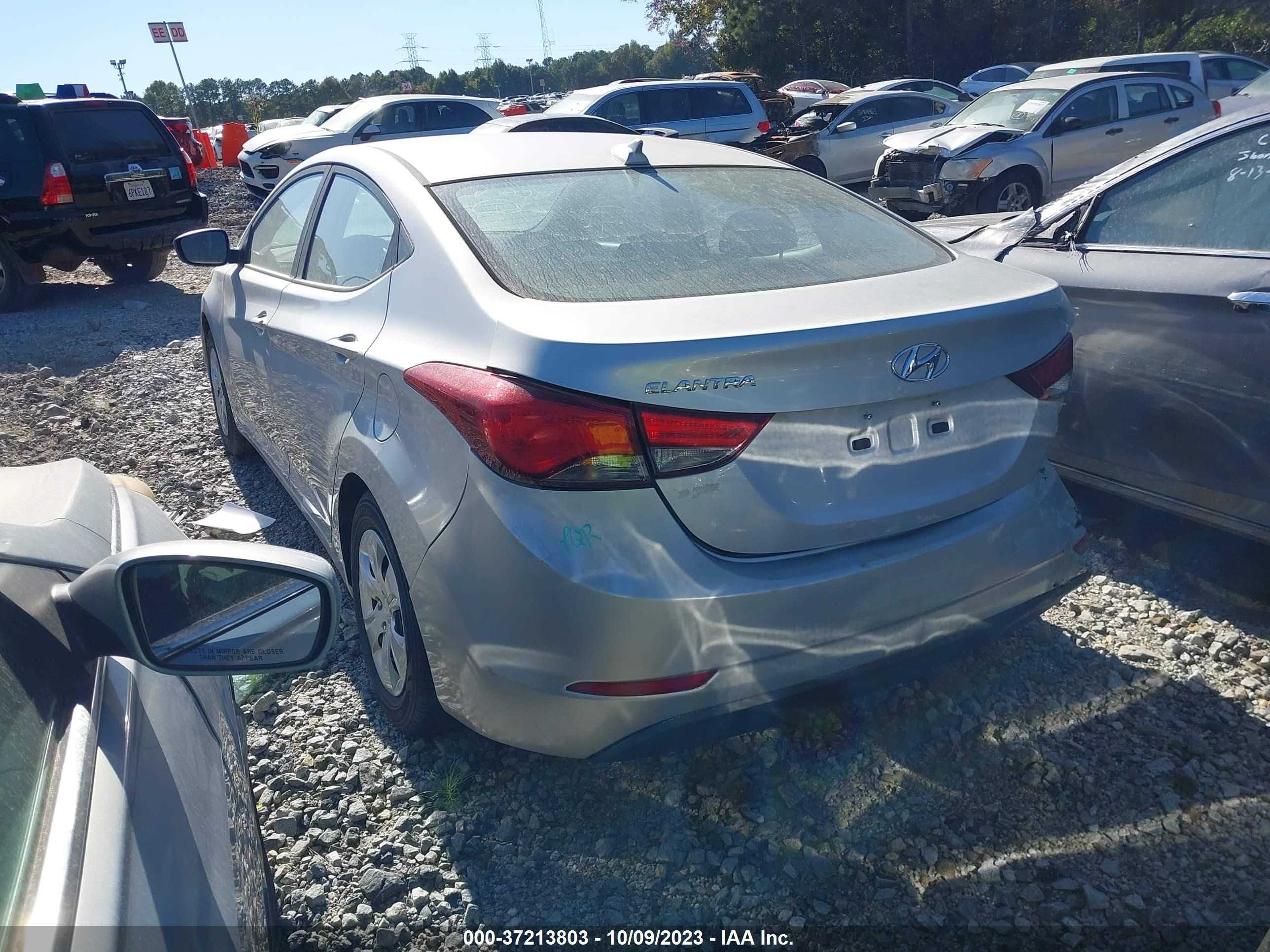 Photo 2 VIN: 5NPDH4AE5GH726283 - HYUNDAI ELANTRA 