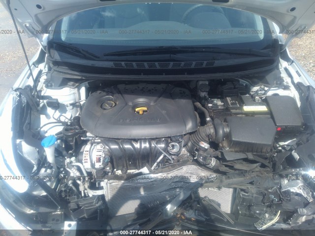 Photo 9 VIN: 5NPDH4AE5GH738871 - HYUNDAI ELANTRA SE 